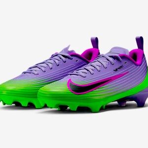 New with no tags , no box
Nike Vapor Speed 3 size 14
Football Cleats